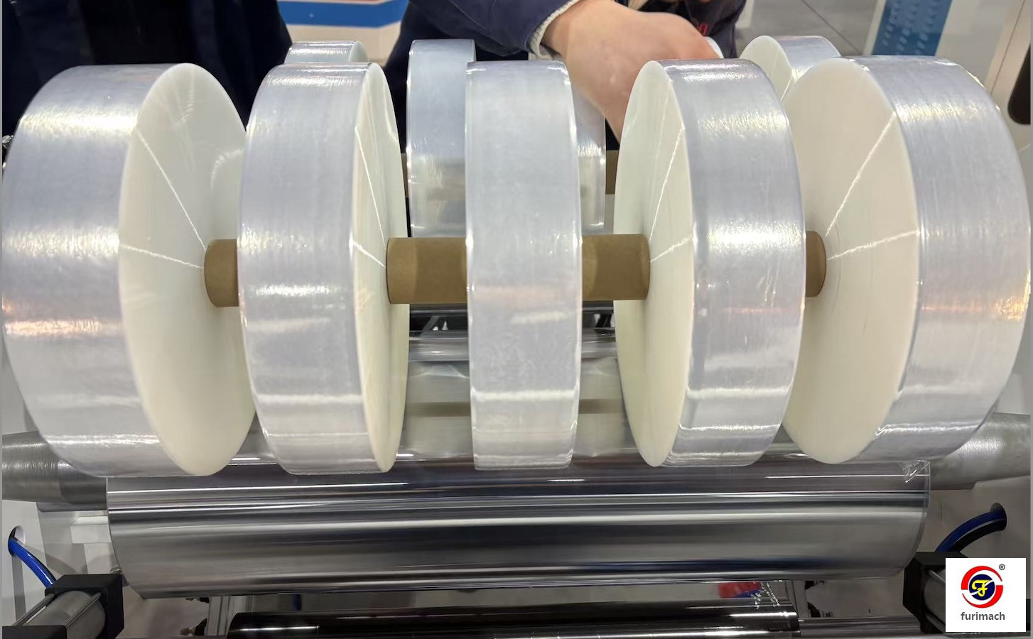 SLD-1211 Semi Automatic Stretch Film Slitter Rewinder Machine